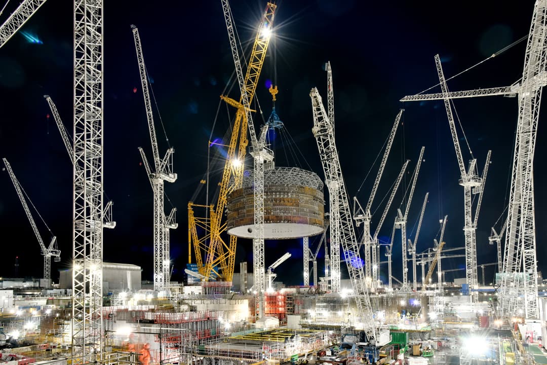 Engineering Lifting Operations at Hinkley Point at night during construction